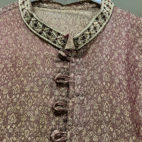 Maroon and gold sherwani set - Picture 3 of 5